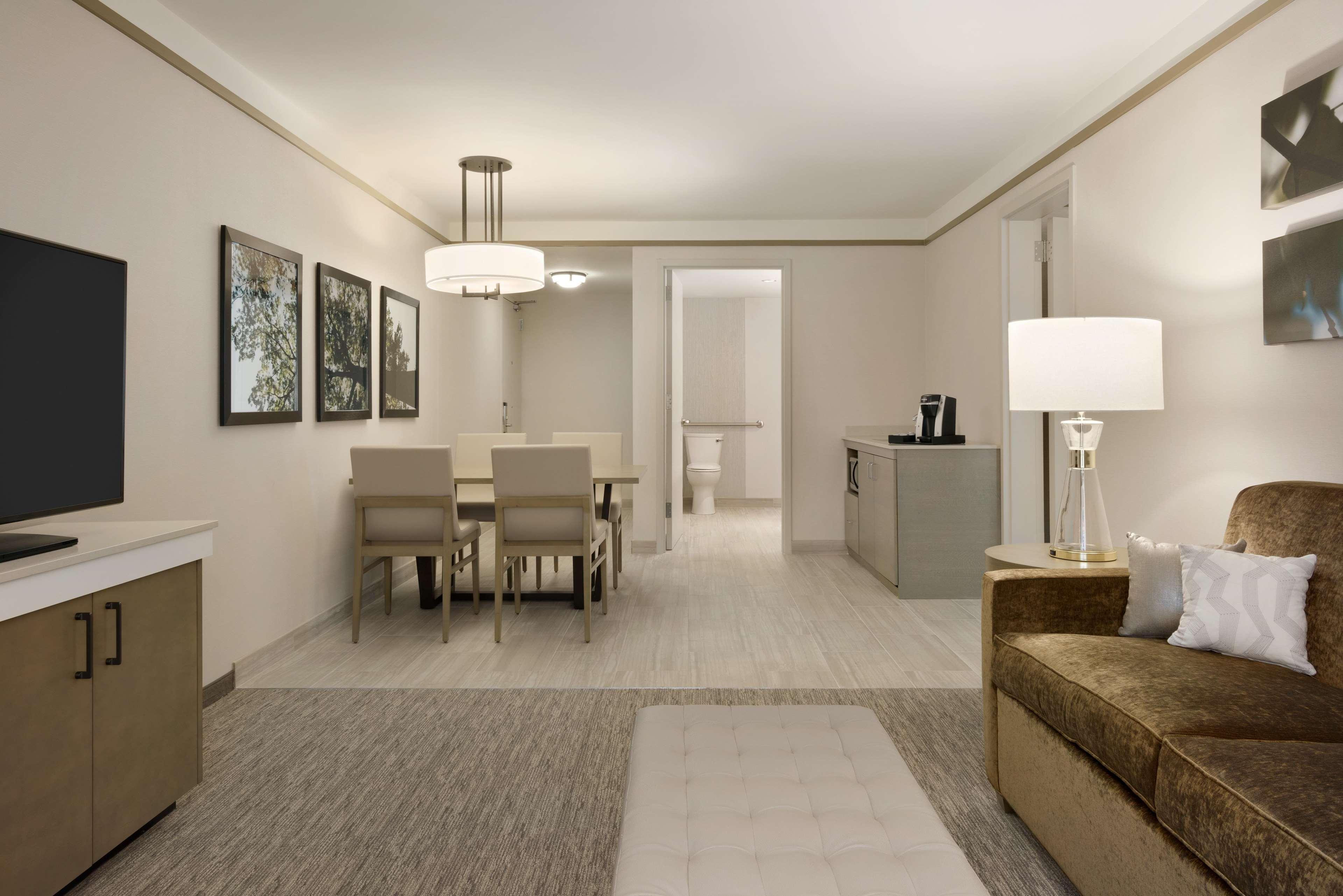 Hilton Garden Inn Newtown Square Radnor Екстериор снимка