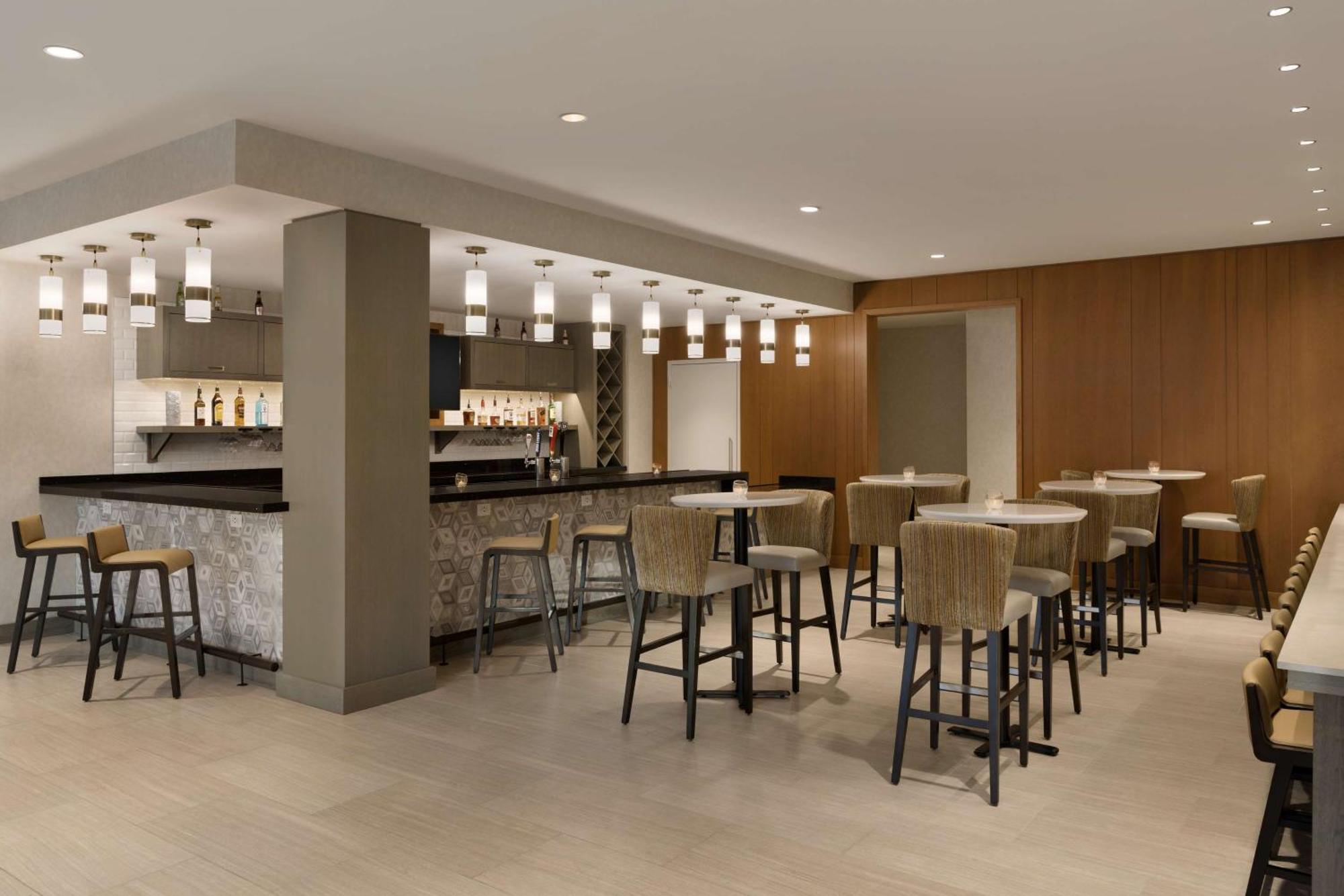 Hilton Garden Inn Newtown Square Radnor Екстериор снимка