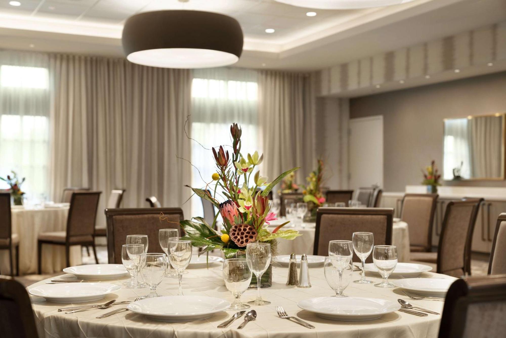 Hilton Garden Inn Newtown Square Radnor Екстериор снимка