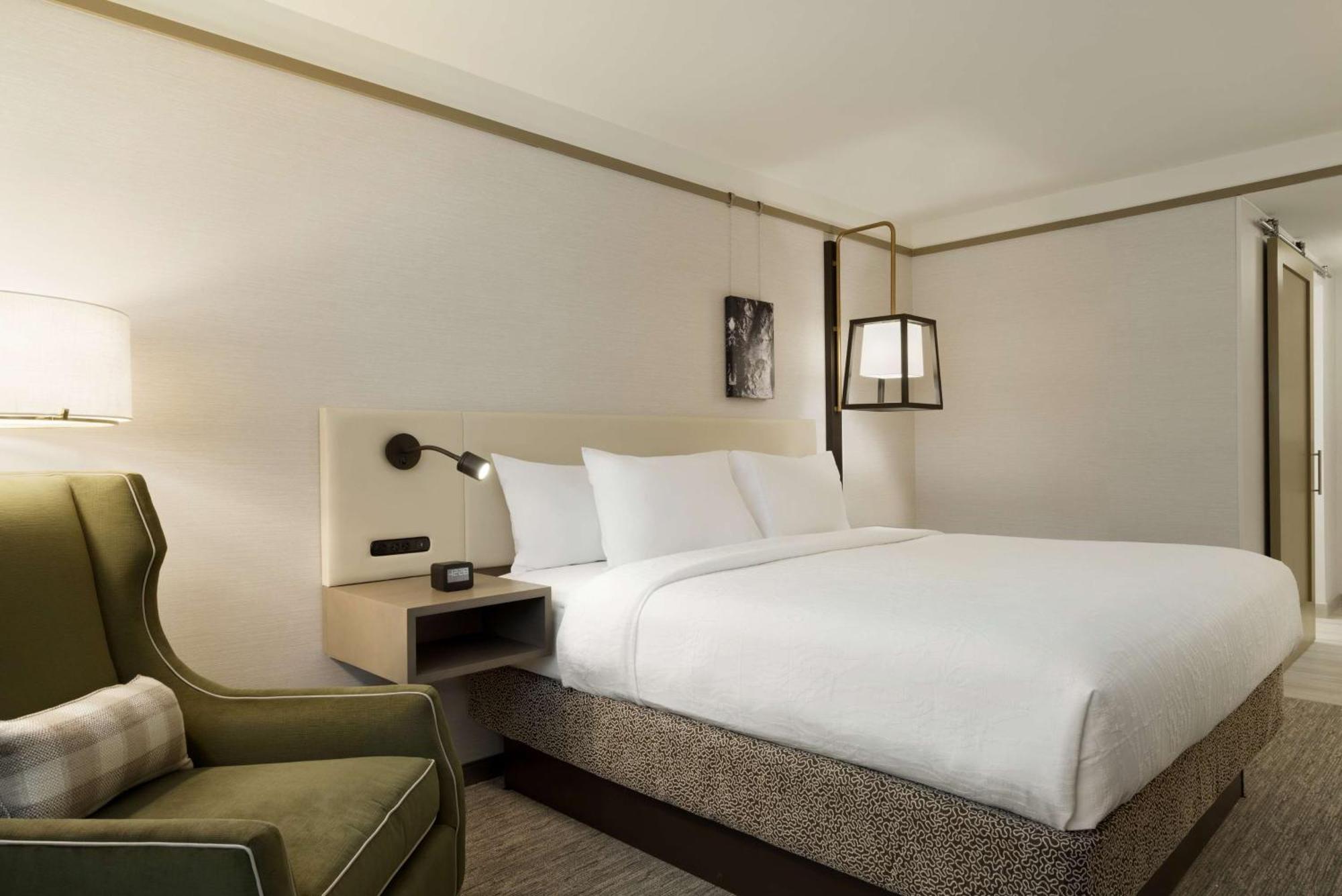 Hilton Garden Inn Newtown Square Radnor Екстериор снимка