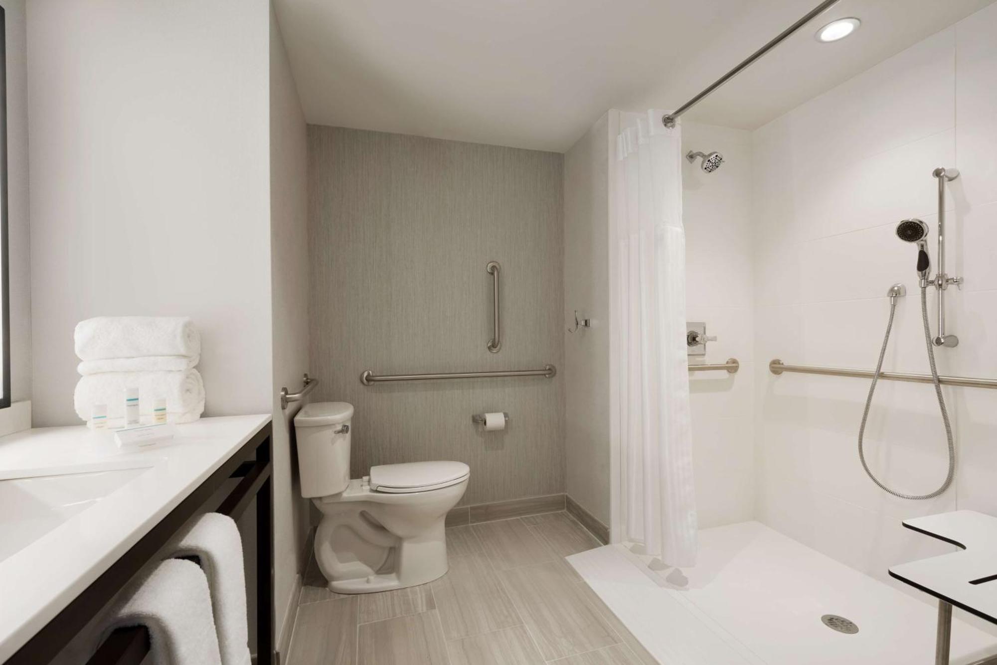 Hilton Garden Inn Newtown Square Radnor Екстериор снимка