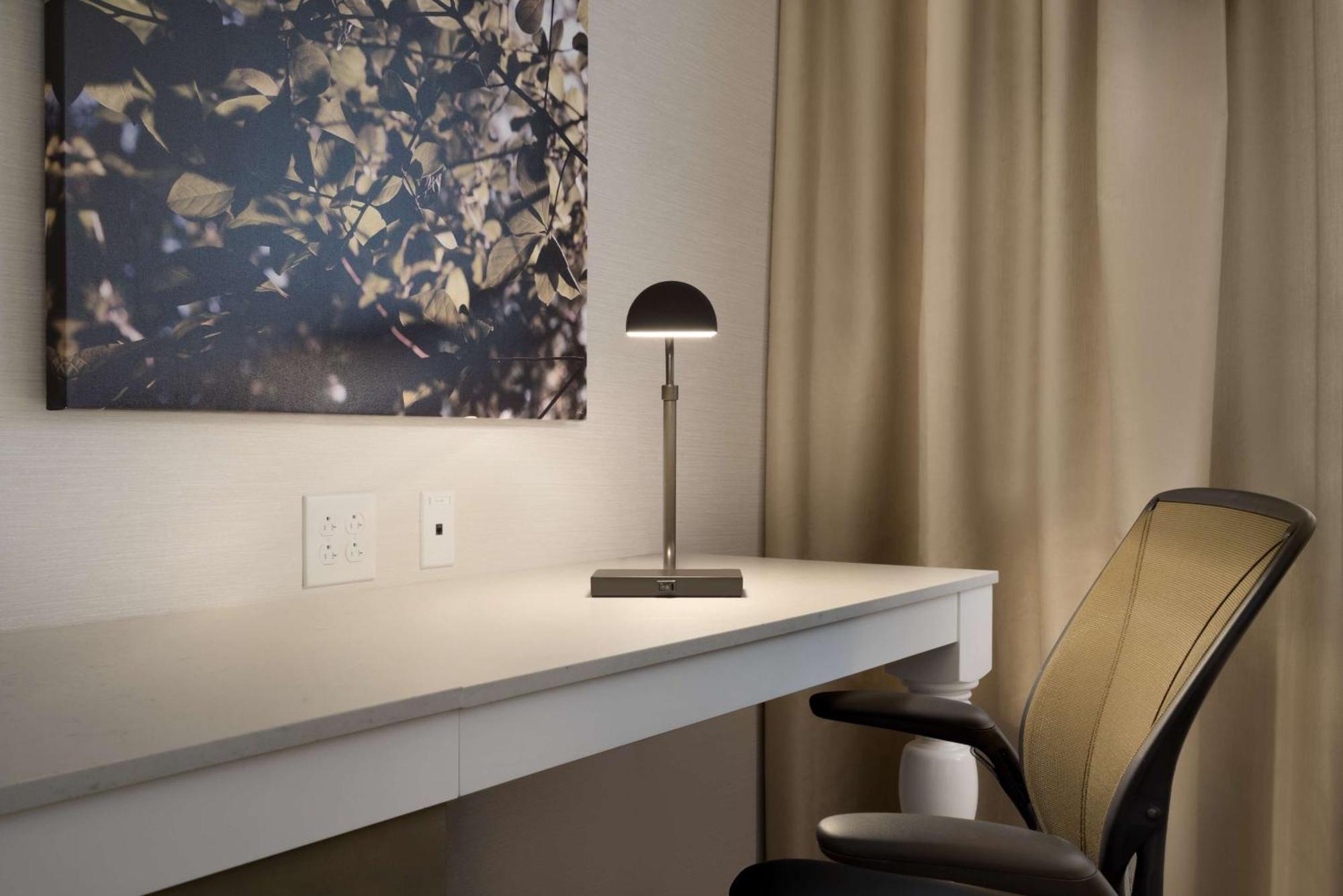 Hilton Garden Inn Newtown Square Radnor Екстериор снимка
