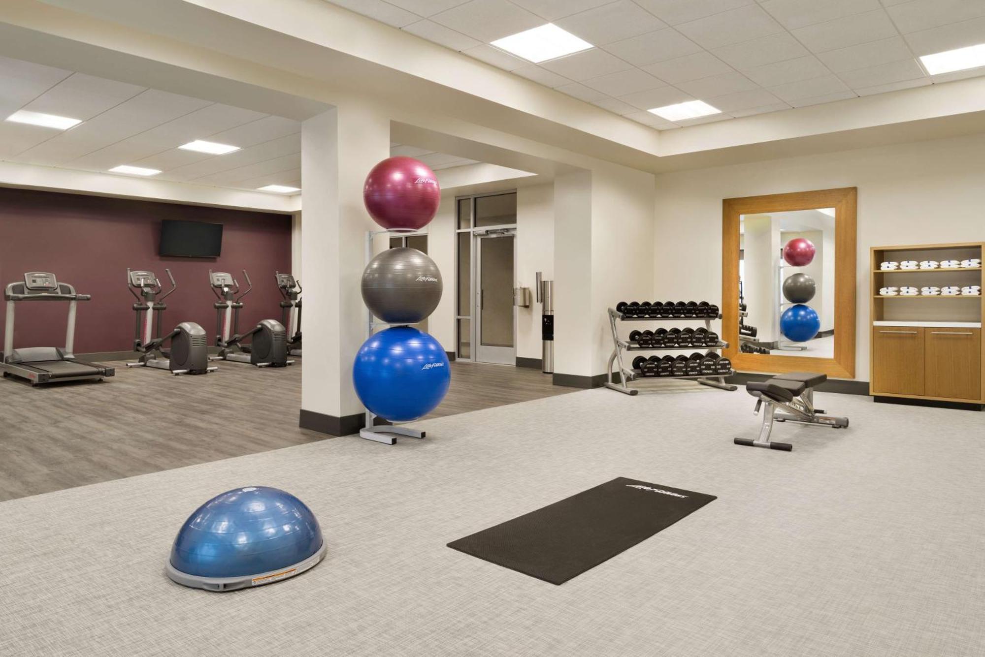 Hilton Garden Inn Newtown Square Radnor Екстериор снимка