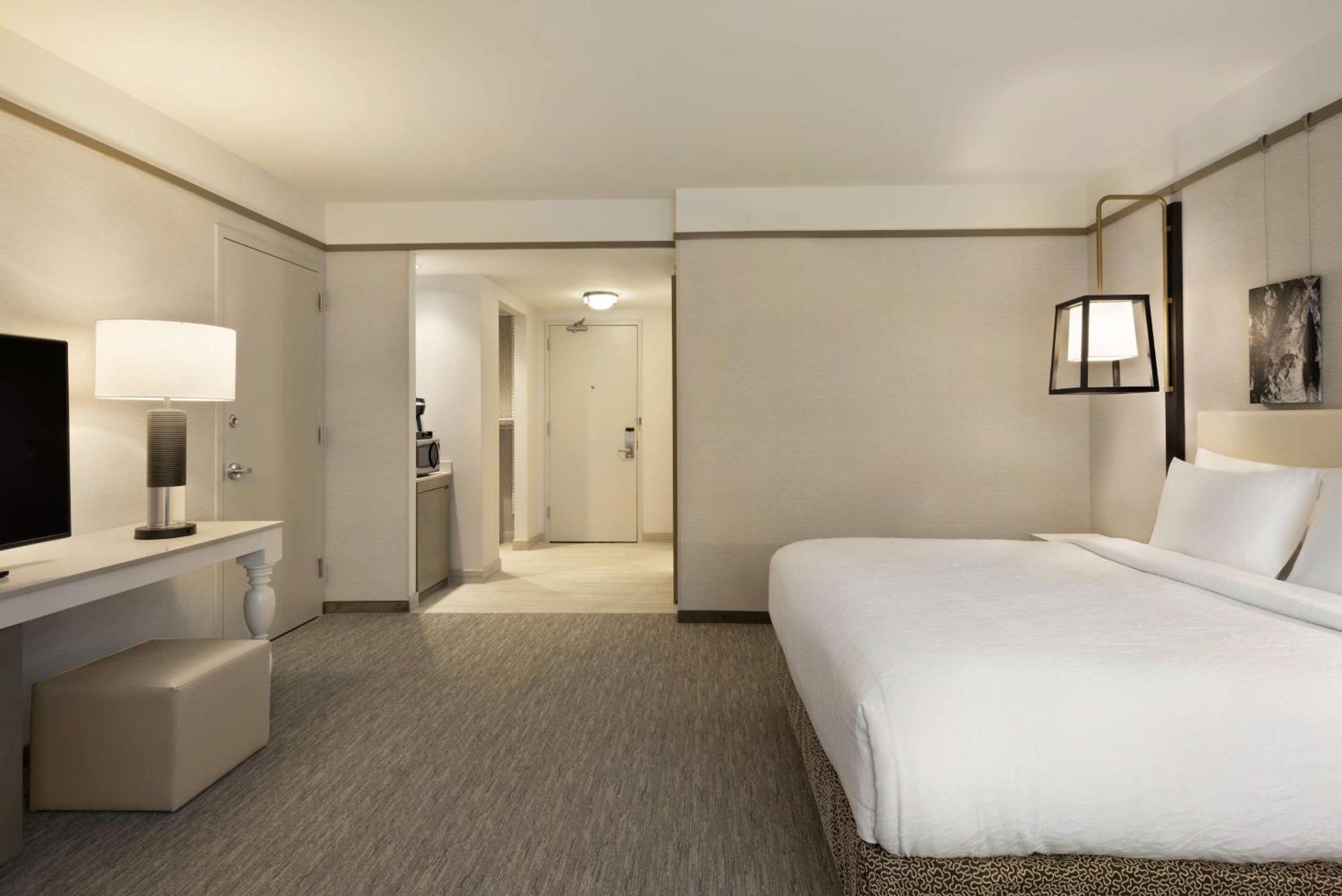 Hilton Garden Inn Newtown Square Radnor Екстериор снимка