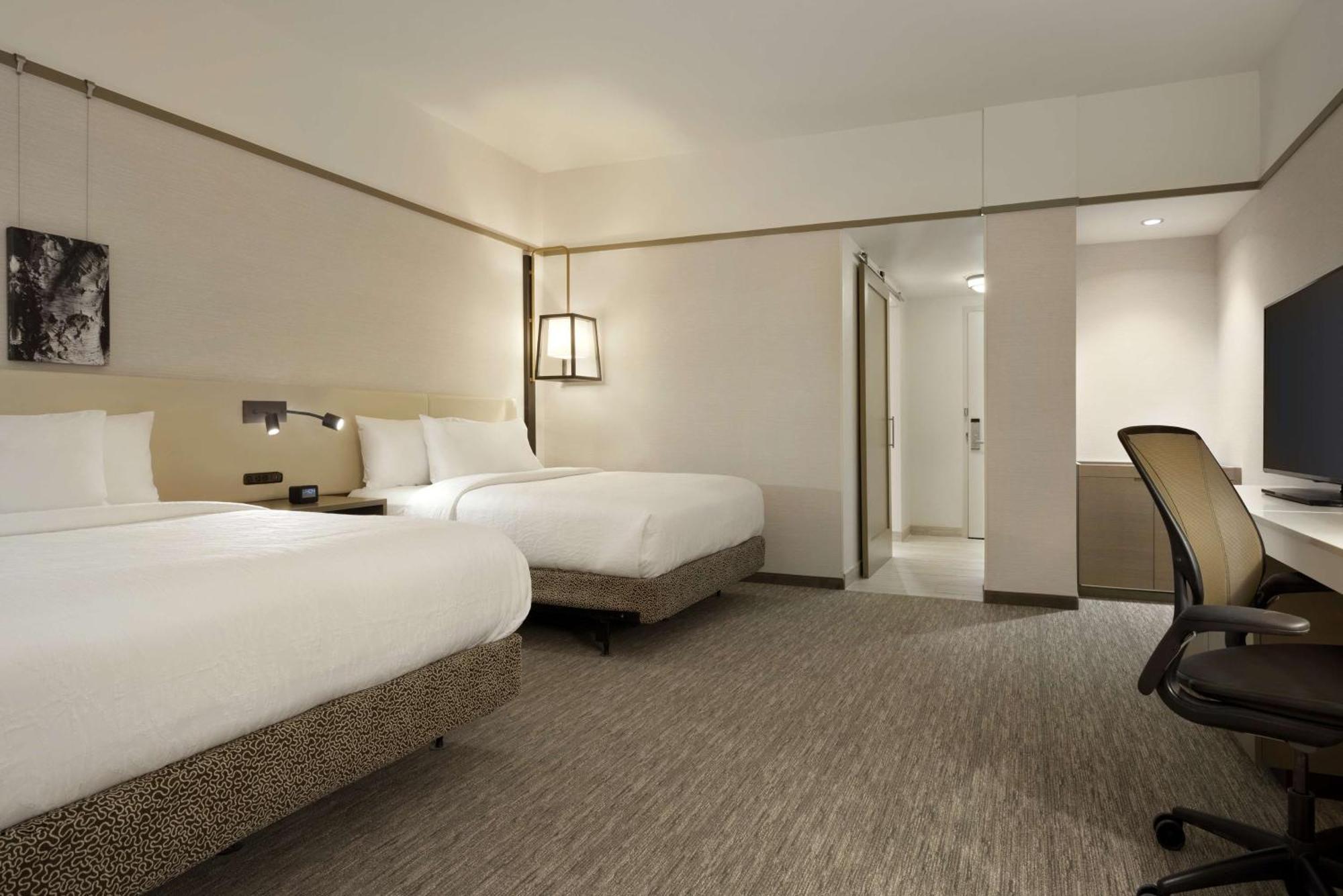 Hilton Garden Inn Newtown Square Radnor Екстериор снимка